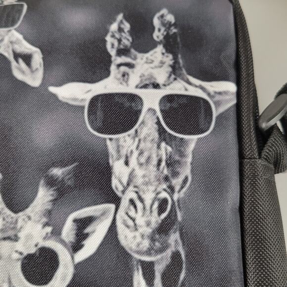 Black Crossbody Bag Giraffe Print Sunglasses Lightweight Adjustable Strap New - Picture 6 of 8